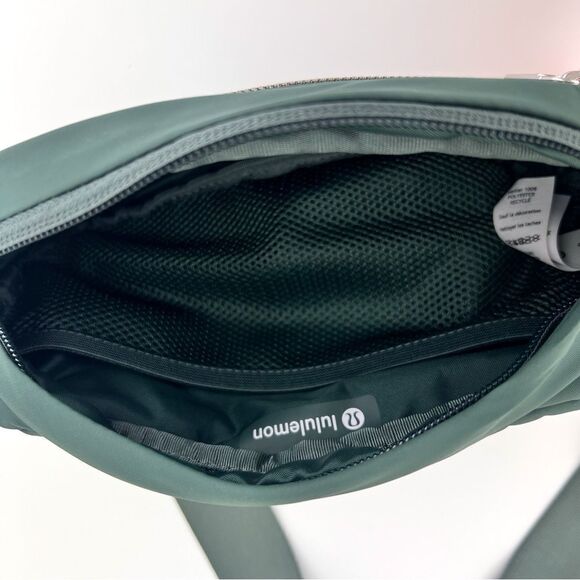 Lululemon Wunderlust Belt Bag - Picture 8 of 10